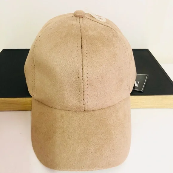 NWT ladies Boots WTH Hat - Picture 3 of 10